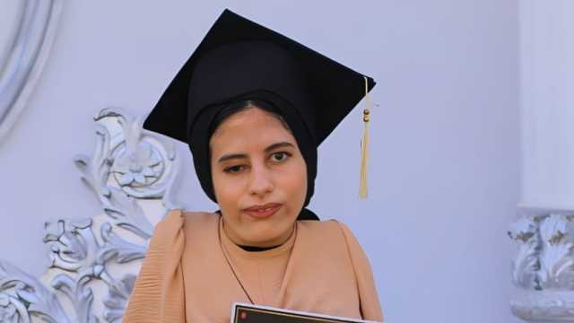 بكفاءة رئة 21%.. «هايدي» تتحدى الإعاقة وتحقق أحلامها بالدراسة وتأليف الروايات