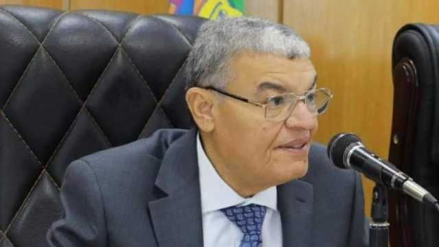 لضمان وصولها لمستحقيها.. محافظ المنيا يشكل لجنة للإشراف على توزيع الأسمدة