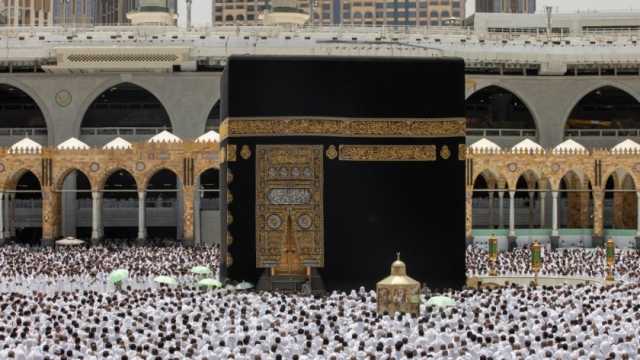  3 ضوابط للتعامل مع الآخرين أثناء العمرة.. أبرزها التحلي بالرفق والإحسان