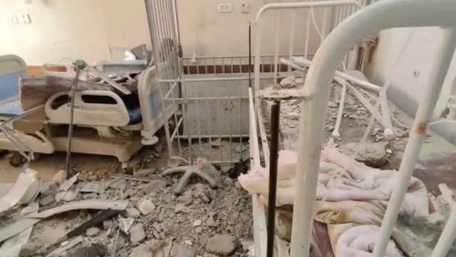الاحتلال الإسرائيلي يقصف قسم الأطفال بمستشفى كمال عدوان شمال قطاع غزة