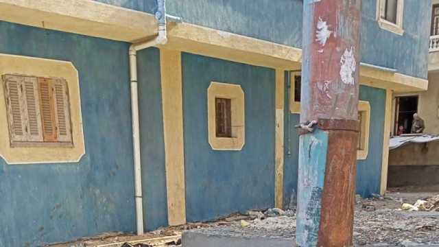 تركيب كشافات إنارة جديدة بساحل مدينة العريش استجابة لشكاوى المواطنين