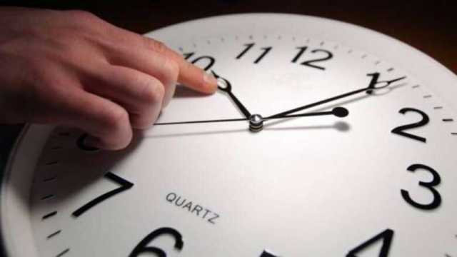 موعد انتهاء التوقيت الصيفي.. «تأخير الساعة 60 دقيقة كاملة»