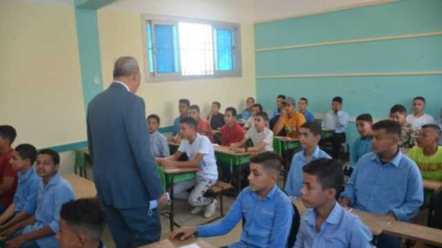 محظورات يجب على الطلاب تجنبها في الدراسة.. أبرزها الشعر الطويل والحظاظات