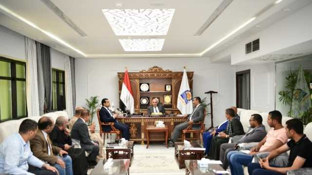 محافظ قنا يوجه بتذليل التحديات لنقل الأسمدة للجمعيات الزراعية