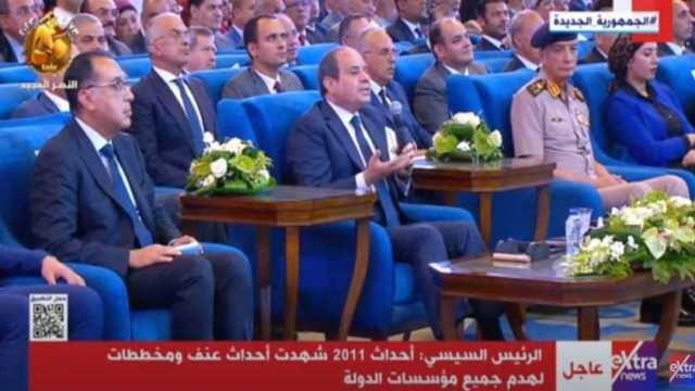 الرئيس السيسي يضع إكليلا من الزهور على النصب التذكاري للجندي المجهول