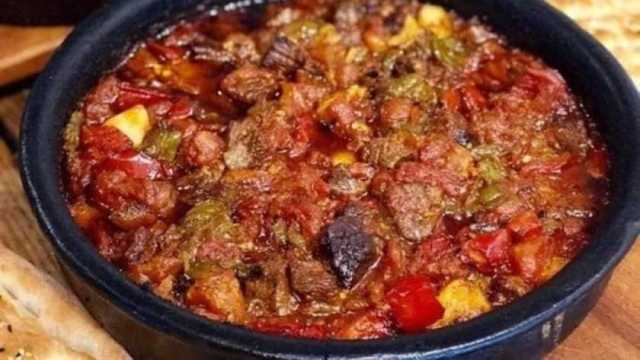 «ليه بنحب صينية المسقعة البايتة».. سر مهم في طريقة التحضير