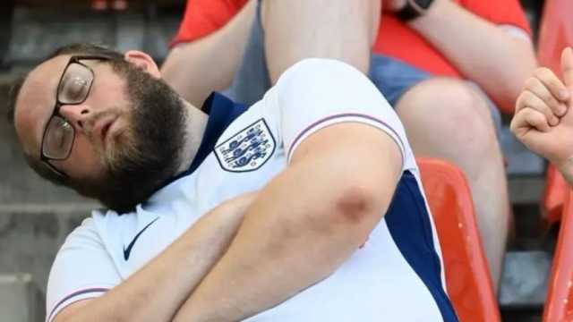 قصة «المشجع النائم» في يورو 2024.. صورته أصبحت حديث العالم