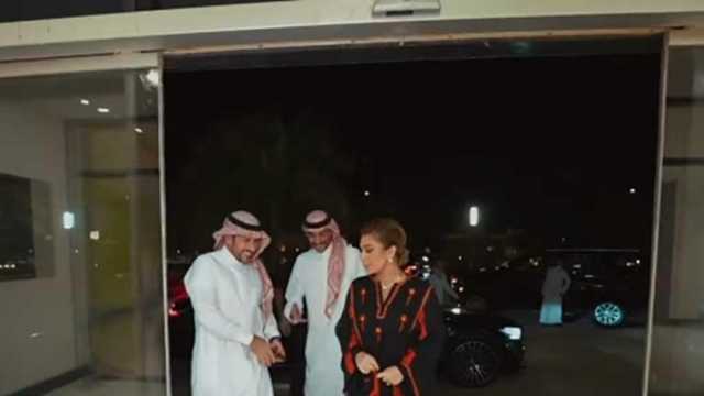أصالة بالزي الفلسطيني وأحمد حلمي يدعو لجمع التبرعات.. كيف دعم النجوم القضية؟