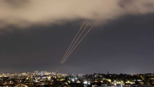 تفاصيل الهجوم الإسرائيلي على إيران.. انفجارات قوية في مدينة أصفهان