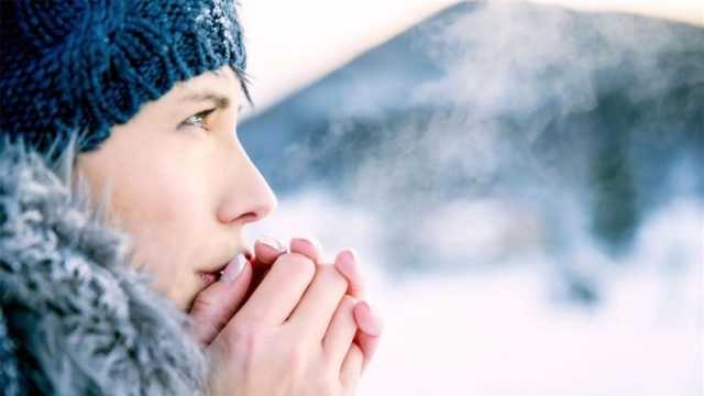5 طرق تساعدك على التخلص من برودة الجسم.. ما علاقة الأطعمة الحارة؟
