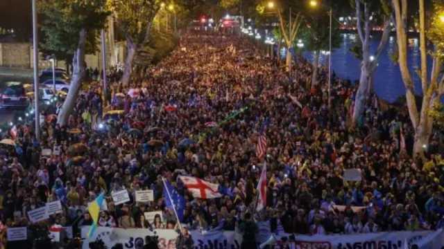 «رويترز»: متظاهرون يقتحمون مقر الرئاسة بإقليم أبخازيا في جورجيا