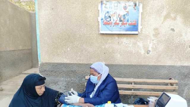الكشف على 1607 حالات في قافلة طبية بمركز سمالوط