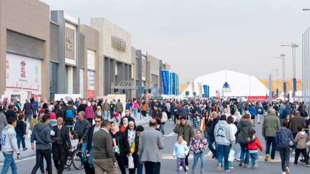«إكسترا نيوز»: «حقائب السفر» دليل إقبال زوار معرض الكتاب على الشراء
