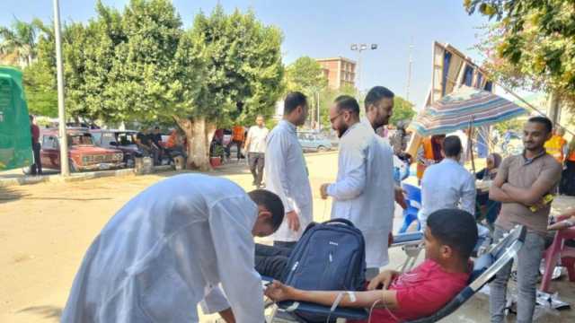 رئيس جامعة أسيوط: الإقبال على التبرع بالدم يعكس التضامن القوي مع الفلسطينيين