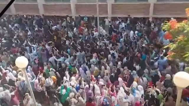 مسيرات في جامعات مصرية تأييدا لموقف السيسي الرافض لتهجير سكان غزة قسريا