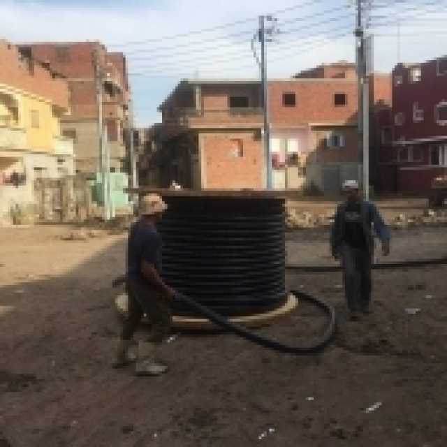 «الكهرباء» تحذر من الاقتراب منها.. 5 مخاطر تهدد حياتك بسبب الكابلات المكشوفة