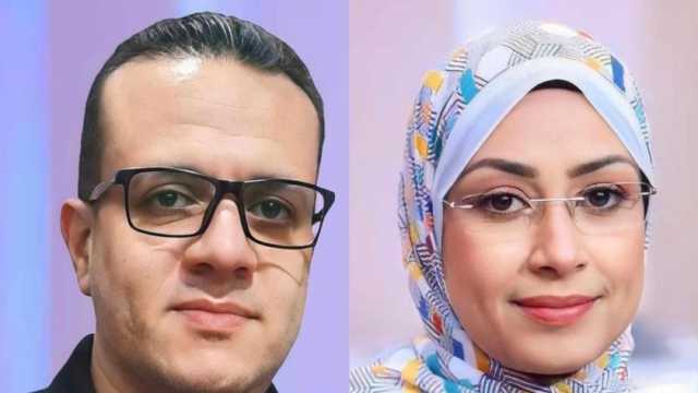 «أمجد وهبة» زوجان جمعهما فن المصغرات الخشبية.. «منزل جدتهما أول الطريق»