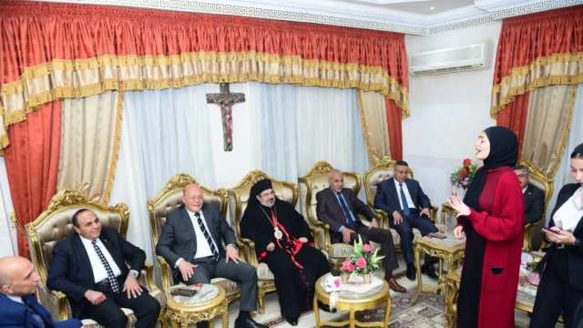طلاب من أجل مصر بجامعة سوهاج يوزعون الهدايا على أطفال الكنائس بمناسبة عيد الميلاد
