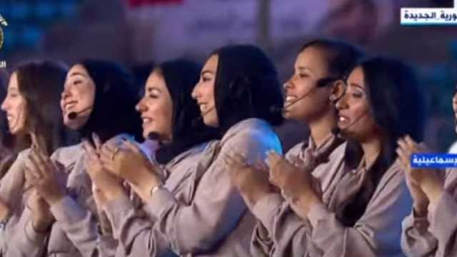 «وحياة قلبي وأفراحه» تشعل حفل تكريم أوائل الخريجين