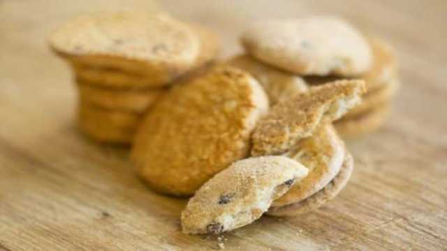 أسهل طريقة لعمل بسكويت الشوفان في المنزل.. صحي وموفر