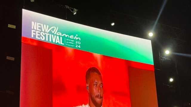 ويجز يوجه تحية لصناع فيلم «كباتن الزعتري» بحفله في ختام مهرجان العلمين