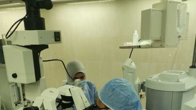 مستشفى سوهاج الجامعي ينقذ شابا من العمى.. «أصيب بمرض نادر»