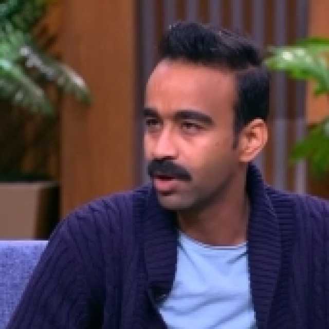 زوجة محمود الليثي تدعمه بالعرض الخاص لفيلم «وش في وش»