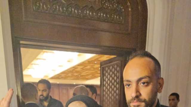 انهيار والدة شريف شاكر في عزائه: «ابني بطل ومات شهيد»