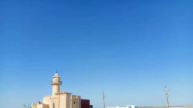 محافظ الإسماعيلية يتابع أعمال إصلاح كسر ماسورة مياه بقرية الرياح