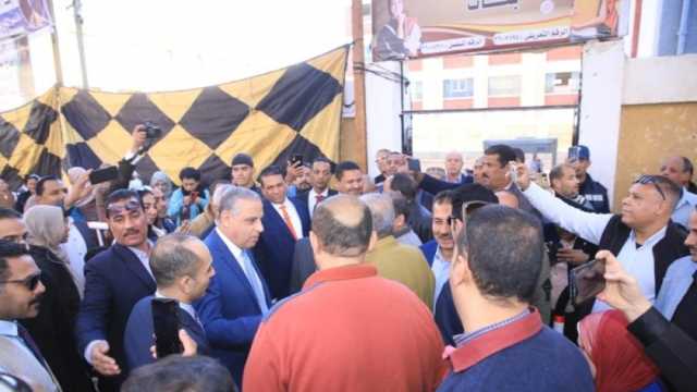 محافظ سوهاج يتابع سير الانتخابات في عدد من لجان طهطا