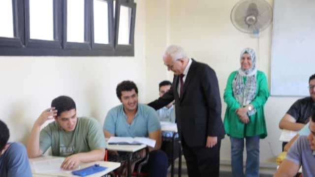 وزير التعليم يتفقد امتحانات الثانوية العامة بمدرسة «STEM»