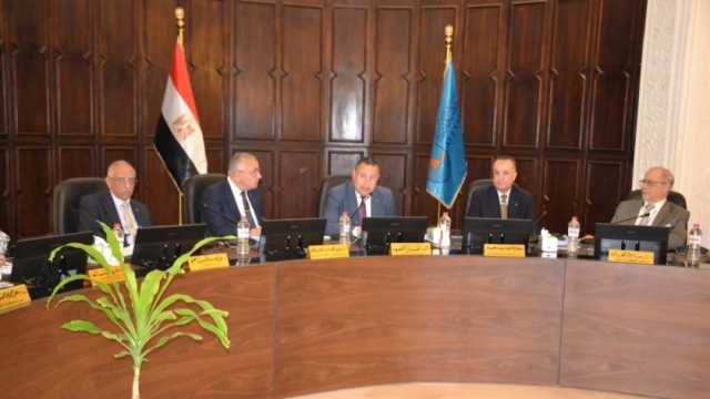 مجلس جامعة الإسكندرية يصدر 8 قرارات.. ترقيات وبرامج تدريب ومذكرة تفاهم