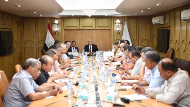 محافظ قنا يتابع مع الأجهزة التنفيذية الاستعدادات النهائية للثانوية العامة