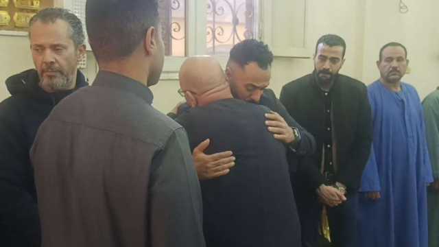 الفنان أحمد عبدالله يكشف اللحظات الأخيرة في حياة والده: «كان معايا طول الوقت»