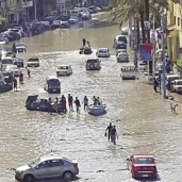 توقعات طقس 72 ساعة مقبلة.. سيول وعواصف ترابية وارتفاع أمواج البحر