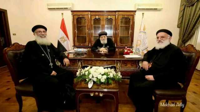  البابا تواضروس يناقش تطوير طرق الدراسة في إكليريكية الإسكندرية