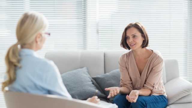 «القومي للمرأة» يقدم خدمات نفسية مجانية للسيدات.. اعرف طرق الحصول عليها