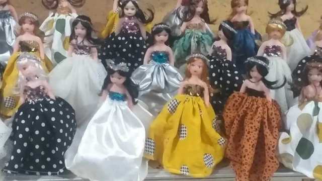عروسة المولد «هاند ميد» بـ15 جنيه.. «هدير» بتفرح الأطفال من الإسكندرية للقاهرة