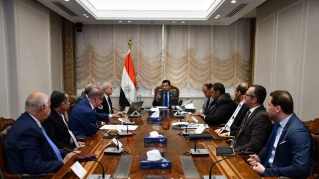 وزير الرياضة يناقش آليات الحد من أمراض القلب والموت المفاجيء في الملاعب