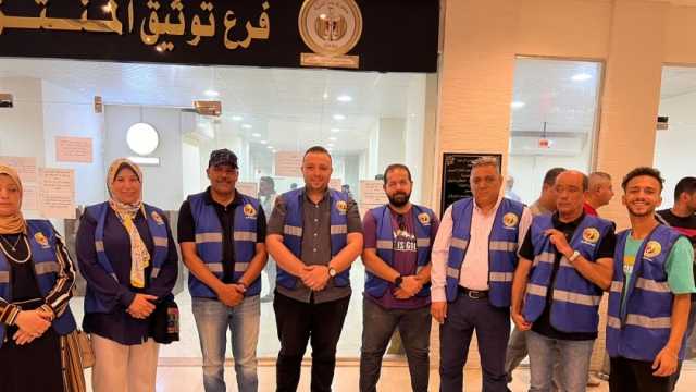 رغم الإجازة.. إقبال كبير لتحرير توكيلات دعم مرشحي الرئاسة بالإسكندرية