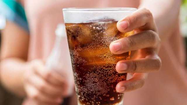 ماذا يحدث عند عدم تناول المشروبات الغازية لمدة شهر؟.. فوائد غير متوقعة
