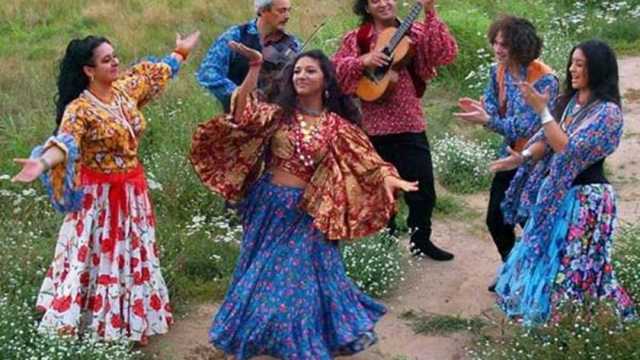 5 معلومات عن الغجر في يومهم العالمي.. كم عددهم وأين يعيشون؟