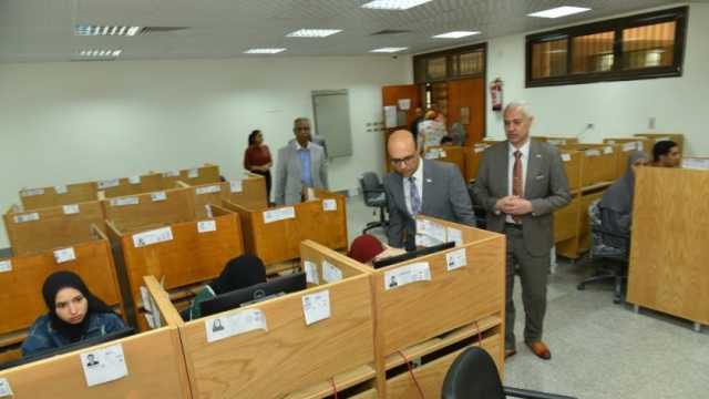 رئيس جامعة أسيوط: نسعى لإجراء تحديث شامل في المنظومة التعليمية