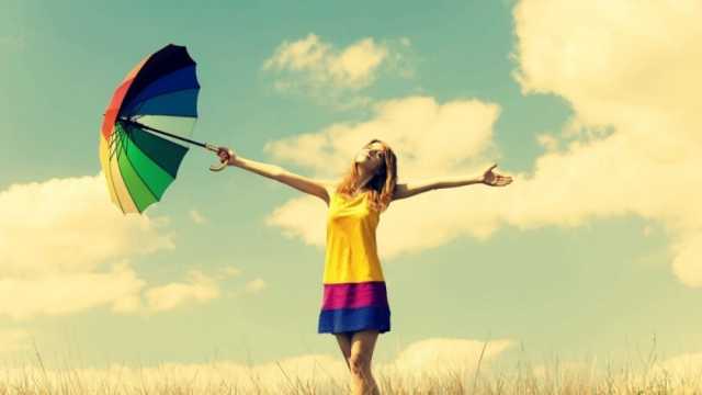 4 أشخاص الأكثر حظا مع ظاهرة القمر الأزرق.. ونصائح هامة لباقي الأبراج