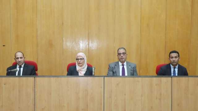 «التنمية الصناعية» تواصل جولاتها وتجتمع مع محافظ الفيوم لبحث تعزيز الاستثمار