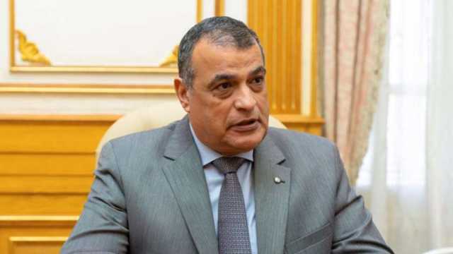 وزير الإنتاج الحربي يوجه بتنظيم ندوات توعوية للعاملين في مصانع الوزارة
