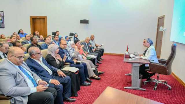 وزيرة البيئة توجه بضرورة عقددورات تدريبة حول قانون المخلفات