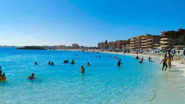أماكن الشواطئ المفتوحة والمجانية بطول البحر المتوسط.. من العريش إلى مطروح
