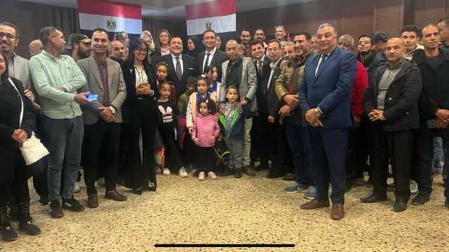 سفير مصر بتونس يلتقي ممثلي الجالية المصرية لمناقشة أوضاعهم