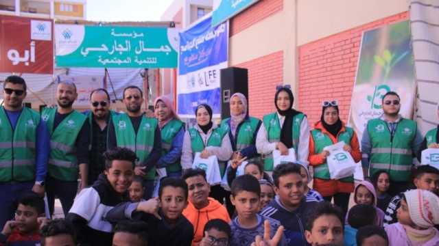 انطلاق المرحلة 28 من قوافل «ستر وعافية» في قرية بالأقصر (صور)